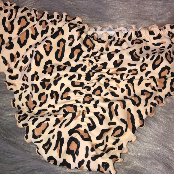 Bikini - Picture 4 of 5